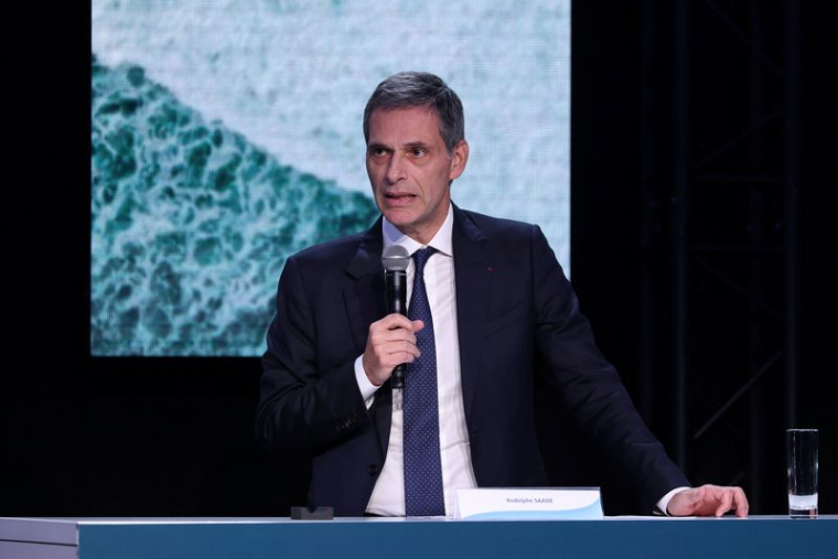 Rodolphe Saadé, président-directeur général du Groupe CMA CGM, prononce un discours lors de la 20e édition des Assises de l'économie de la mer à La Rochelle,