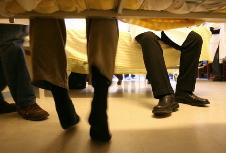 La vigie des prisons et hôpitaux psychiatriques  dénonce dans un rapport "de graves atteintes aux droits" des patients du pôle psychiatrie de l'hôpital de Melun ( AFP / JOEL SAGET )