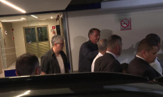L'ancien président brésilien Jair Bolsonaro part du siège du Parti libéral à Brasilia