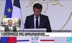 Emmanuel Macron appelle à poursuivre le dialogue avec la Russie