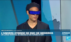 L’artiste Emo de Medeiros associe les nouvelles technologies aux traditions du continent africain