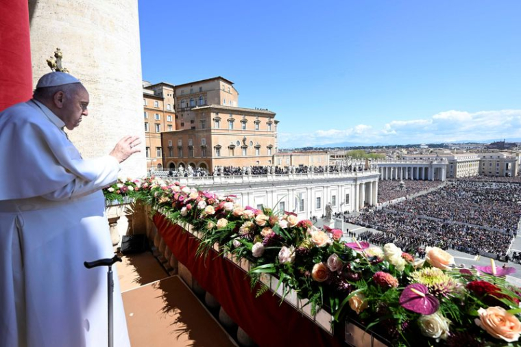 Photo du pape François, qui prononçait dimanche sa bénédiction solennelle "Urbi et Orbi" place Saint-Pierre à Rome