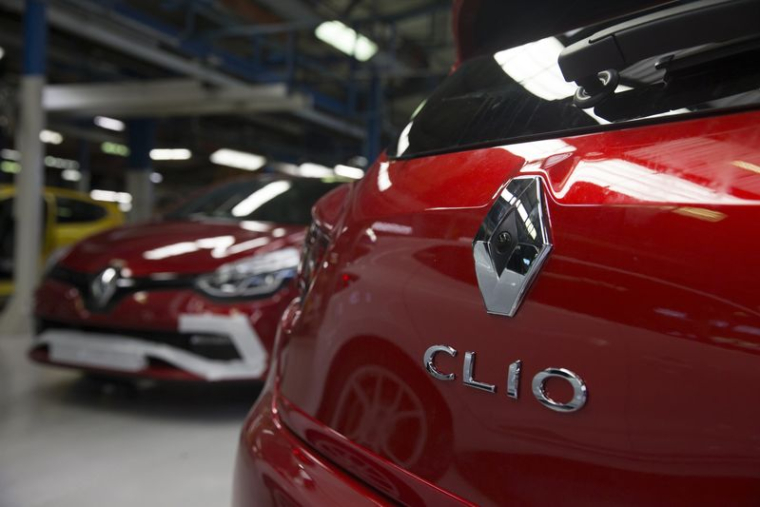 Les nouvelles Clio RS du constructeur automobile français Renault sont visibles sur la chaîne de montage de l'usine Renault de Dieppe