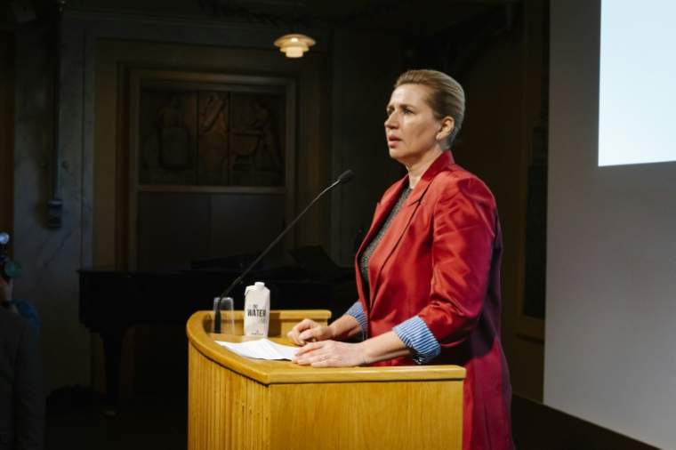 La Première ministre danoise Mette Frederiksen tient un discours devant son parti social-démocrate le 18 novembre 2025 à Copenhague, durant la campagne aux élections municipales et régionales ( Ritzau Scanpix / Emil Nicolai Helms )