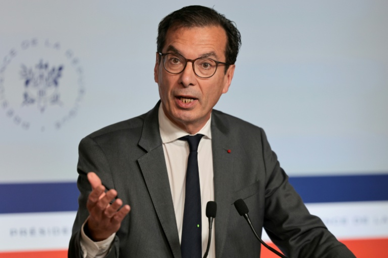 Le ministre du Travail Jean-Pierre Farandou s'exprime après le conseil des ministres le 29 avril 2026 à Paris  ( AFP / Ludovic MARIN )