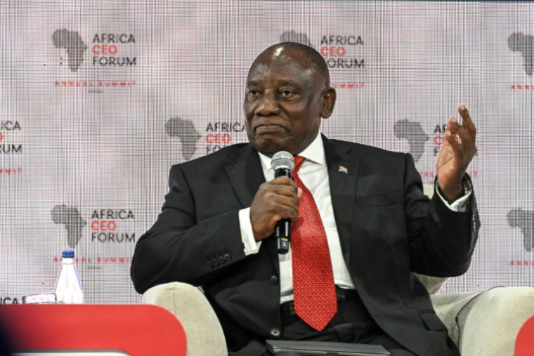Le président sud-africain Cyril Ramaphosa lors de la cérémonie d'ouverture du sommet annuel de l'Africa CEO Forum à Abidjan, le 12 mai 2025 ( AFP / Issouf SANOGO )