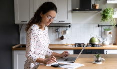 (Les rentrées d'argent qui arrivent sur votre compte bancaire sont à suivre avec attention - Visuel Adobe Stock)