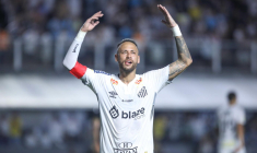 Neymar marque enfin et gagne pour la première fois depuis son retour à Santos