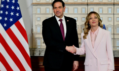 La Première ministre italienne, Giorgia Meloni, accueille le secrétaire d'État américain Marco Rubio le 8 mai 2026, à Rome ( AFP / Stefano RELLANDINI )