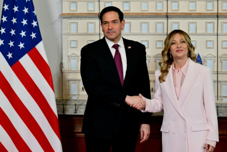 La Première ministre italienne, Giorgia Meloni, accueille le secrétaire d'État américain Marco Rubio le 8 mai 2026, à Rome ( AFP / Stefano RELLANDINI )