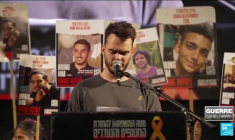 La rue israélienne ne décolère pas : 500 000 personne manifestent à Tel Aviv pour exiger un accord