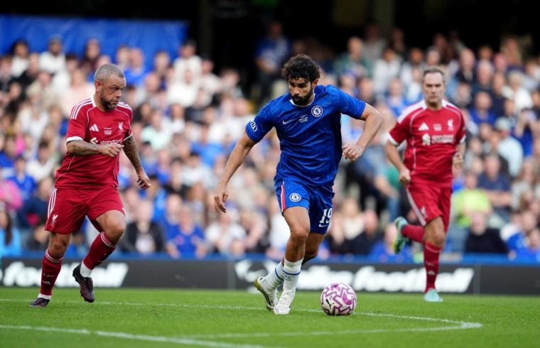 Diego Costa envoie une ex-joueuse de Chelsea dans le décor à l’entraînement