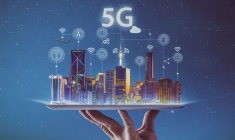 La 5G peut grandement faciliter l'accès aux services publics. Elle est indispensable aux progrès de l'e-santé et de e-chirurgie. Elle est indissociable de la ville intelligente et conforte les usages de la voiture autonome. Innovation de rupture, elle emporte avec elle une vague d'innovations dans de nombreux secteurs de l'économie.(Crédit photo : Adobe Stock - jamesteohart)