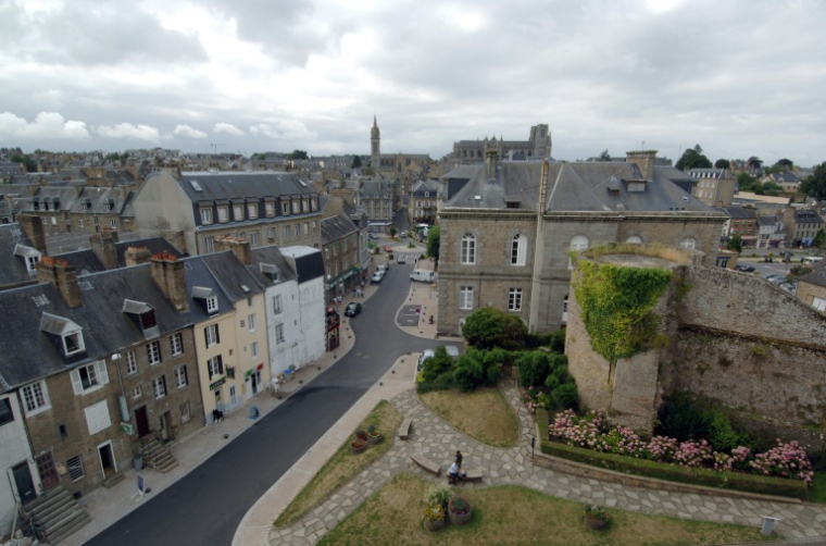 Le centre-ville d'Avranches, dans la Manche, le 2 août 2006 ( AFP / MYCHELE DANIAU )
