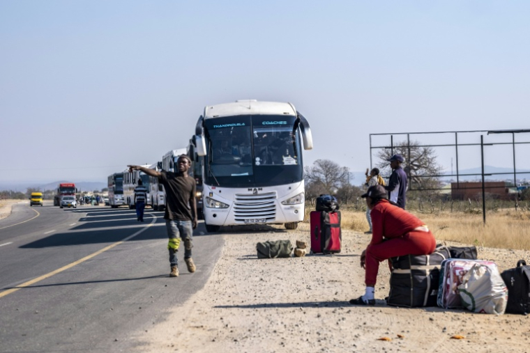 Plusieurs gouvernements africains procèdent au rapatriement de leurs ressortissants depuis l'Afrique du Sud. ( AFP / Zinyange Auntony )