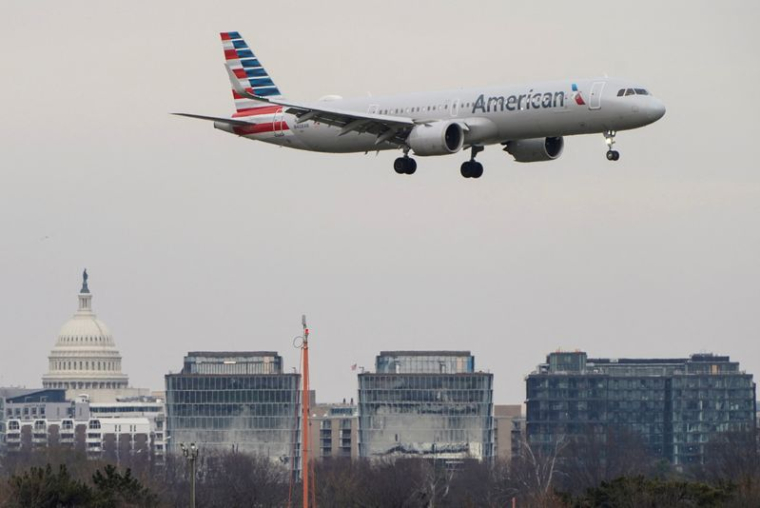 Photo d'archives d'un avion d'American Airlines à l'aéroport national Reagan d'Arlington, aux États-Unis