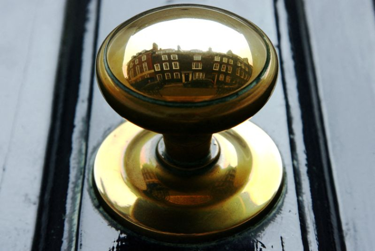 La poignée de porte d'une propriété du centre de Londres