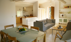 La loi de financement de la sécurité sociale pour 2021 modifie les règles du jeu pour les loueurs de meublé. Le Revenu fait le point. (© DR)