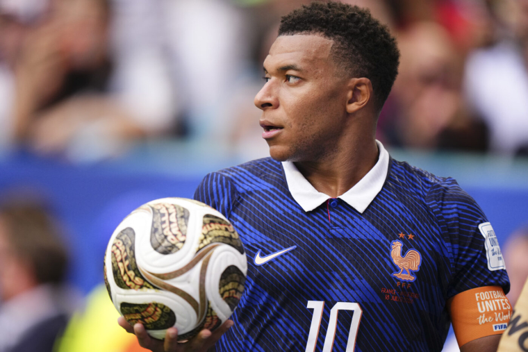 Kylian Mbappé, élu mais pas approuvé
