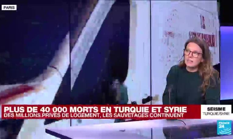 Séisme en Turquie : "des gens déblayaient à mains nues" les décombres pour retrouver des proches