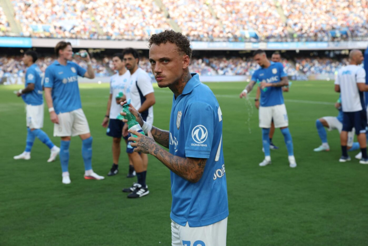 Noa Lang était puni par Naples contre Arsenal