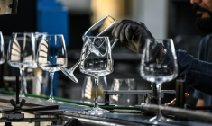 Arc France, grand fabricant historique de produits en verre pour les arts de la table, annonce avoir demandé son placement en redressement judiciaire  ( AFP / Denis Charlet )