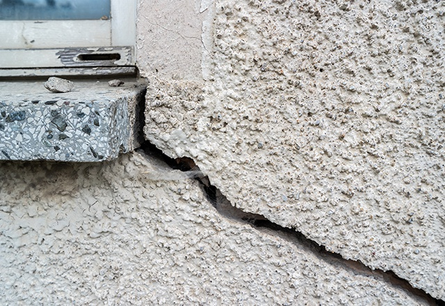 En tout, 200 bâtiments sont frappés d'un arrêté de péril à Marseille, dont certains depuis deux ans. (crédit : Adobe Stock)