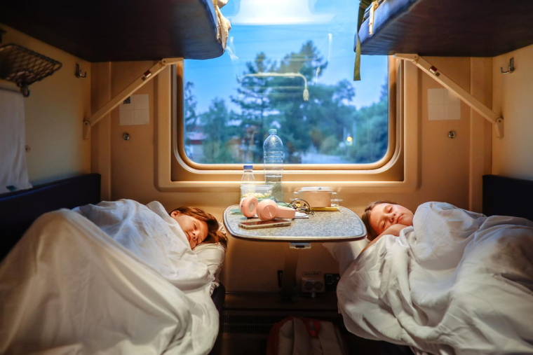 Le train de nuit est une option économique pour voyager partout en France. ( crédit photo : Getty Images )