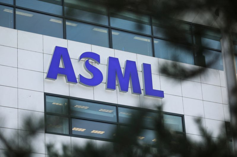 ASML TABLE SUR UNE HAUSSE DE 20% DE SES VENTES EN 2022