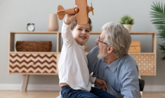 Votre transmission est optimisée grâce à l’assurance-vie. Pour aller plus loin et prémunir vos bénéficiaires d’éventuelles pertes, vous pouvez souscrire la garantie plancher. ( crédit photo : GettyImages )
