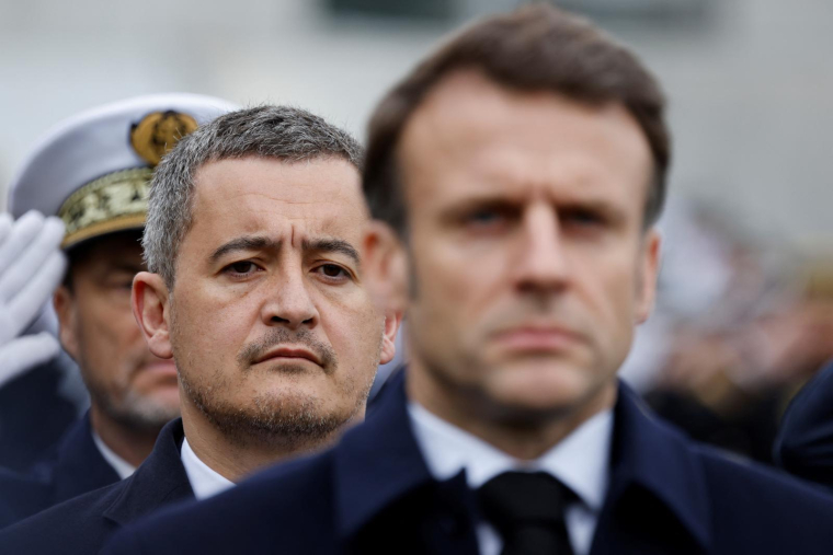 Gérald Darmanin et Emmanuel Macron, à Versailles, le 31 mars 2023 ( POOL / LUDOVIC MARIN )