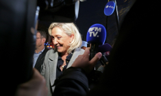 La cheffe des députés Rassemblement national, Marine Le Pen, à Oignies le 28 novembre 2025 ( AFP / Francois LO PRESTI )