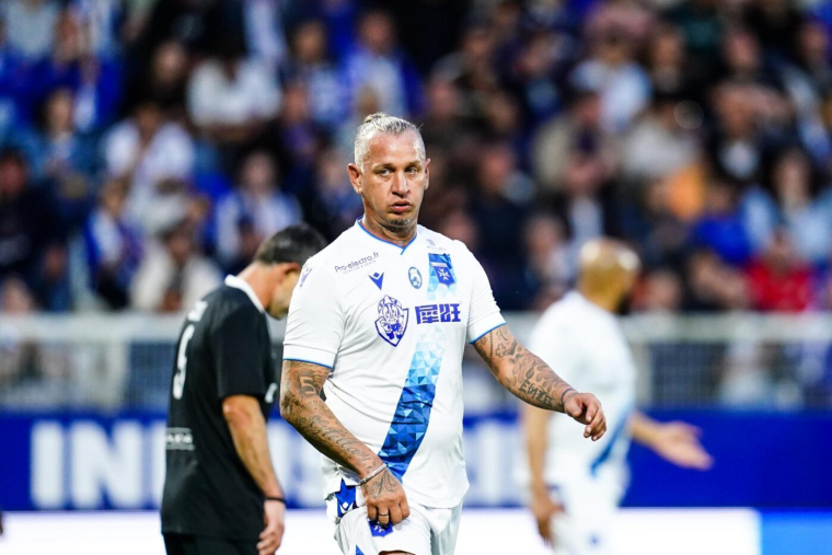 Grosse frayeur pour Philippe Mexès... à cause d'une balle de tennis !