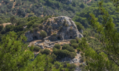 Les grottes de la vallée d'Homeros à Bornova,  le 7 août 2026, en Turquie, où l'on pense que le célèbre poète grec Homère a vécu et écrit l'Iliade et l'Odyssée ( AFP / Ahmet Ayberk Cimen )