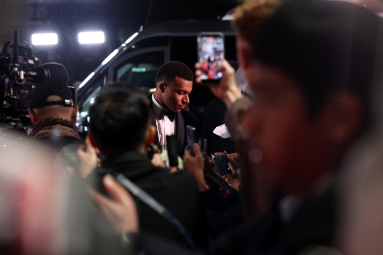 Kylian Mbappé, deuxième du classement du Ballon d'or 2026, lundi soir à Londres au théâtre Palladium, où se déroulait la cérémonie de remise du prix. ( AFP / FRANCK FIFE )