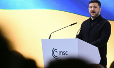 Le président ukrainien Volodymyr Zelensky s'exprime lors de la 62e Conférence de Munich sur la sécurité (MSC), le 14 février 2026 à Munich, dans le sud de l'Allemagne  ( AFP / THOMAS KIENZLE )