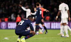 Le joueur du Paris SG Ousmane Dembélé la mine défaite, après l'élimination de son équipe par le Paris FC, dès les 16es de finale de la Coupe de France, le 12 janvier 2026, à Paris ( AFP / Anne-Christine POUJOULAT )