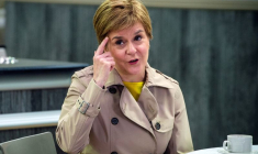 ECOSSE: STURGEON N'ENVISAGE PAS DE RÉFÉRENDUM D'INDÉPENDANCE DANS L'IMMÉDIAT