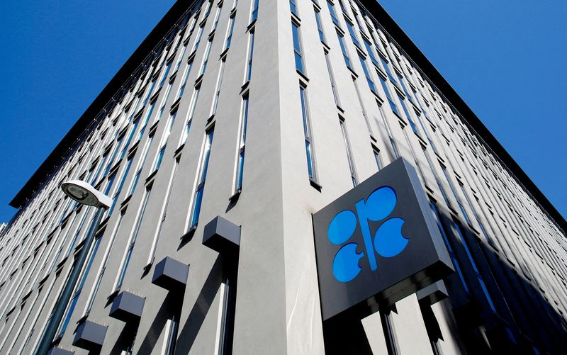 Le logo de l'Organisation des pays exportateurs de pétrole (OPEP) à l'extérieur de son siège à Vienne