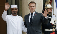 Emmanuel Macron et Idriss Déby à Paris, le 3 octobre 2024. ( AFP / LUDOVIC MARIN )