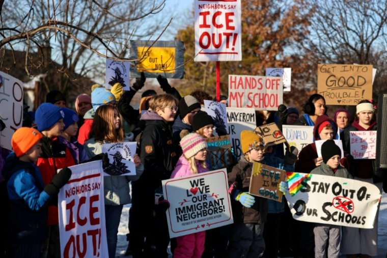 Conférence de presse organisée par les "Familles de Minneapolis pour les écoles publiques", contre la police fédérale de l'immigration, à Minneapolis, Minnesota, le 9 janvier 2025 ( AFP / CHARLY TRIBALLEAU )