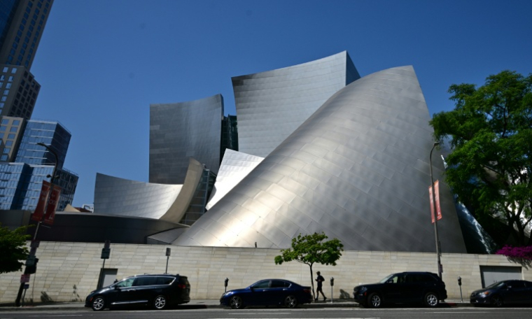 Le Walt Disney Concert Hall réalisé par l'architecte américano-canadien Frank Gehry, le 2 juillet 2023 à Los Angeles, en Californie ( AFP / Frederic J. BROWN )