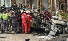Site d'une frappe israélienne sur une voiture dans la région de Jiyeh