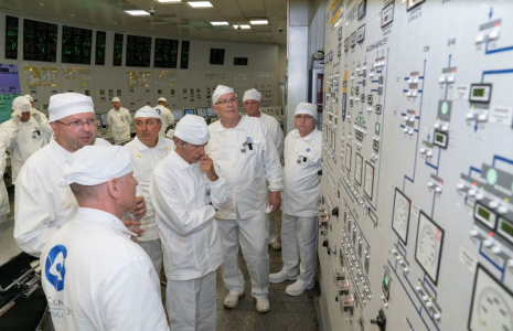 Le chef de l'AIEA, Rafael Grossi, visite la centrale nucléaire de Koursk