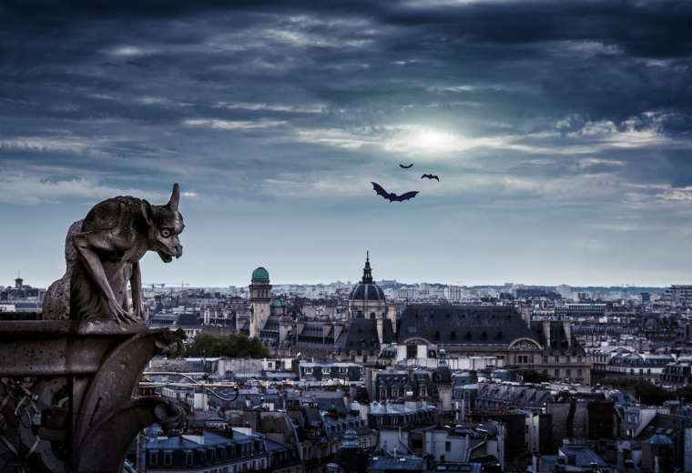 Cette année pour Halloween, explorez le côté obscur de la Ville lumière ( crédit photo : Shutterstock )