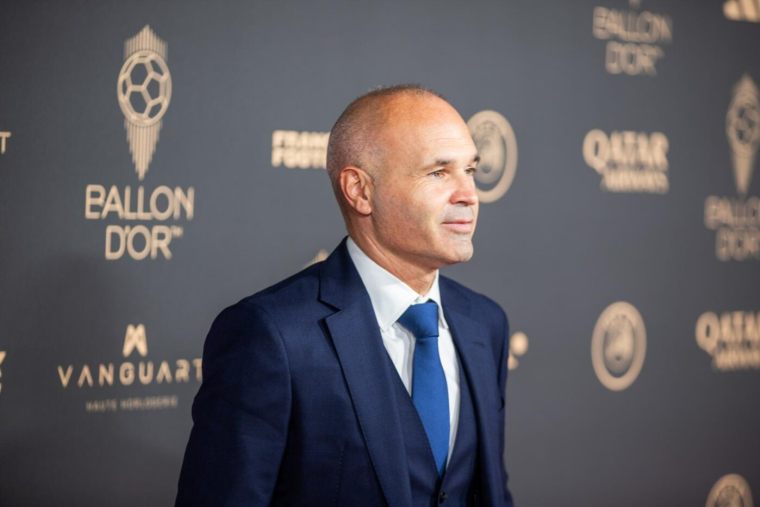 Iniesta se lance dans le vélo, sans les petites roues