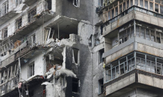 ZELENSKY DÉNONCE LA CAMPAGNE DE "TERREUR" VISANT MARIOUPOL