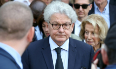 L'ancien commissaire européen Thierry Breton assiste à l'enterrement du journaliste français Philippe Labro à Paris le 13 juin 2025 ( AFP / Thomas SAMSON )