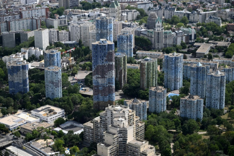 Les tours Aillaud, surnommées tours Nuages, le 11 juillet 2023, à Nanterre, près de Paris ( AFP / Emmanuel DUNAND )
