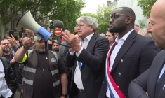 Transport des malades: manifestation des taxis à Paris avant la rencontre avec Bayrou